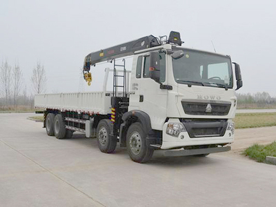 豪沃牌ZZ5317JSQN466GE1型随车起重运输车