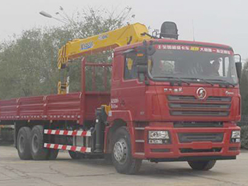 陕汽牌SX5256JSQDN584型随车起重运输车