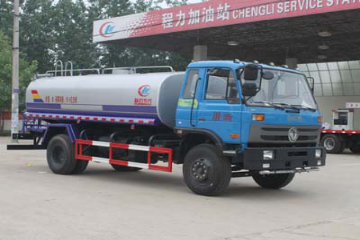 东风145型洒水车