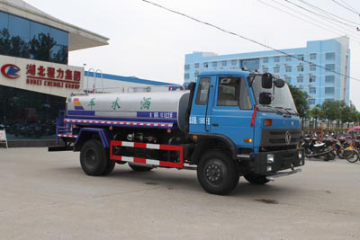 东风153型洒水车